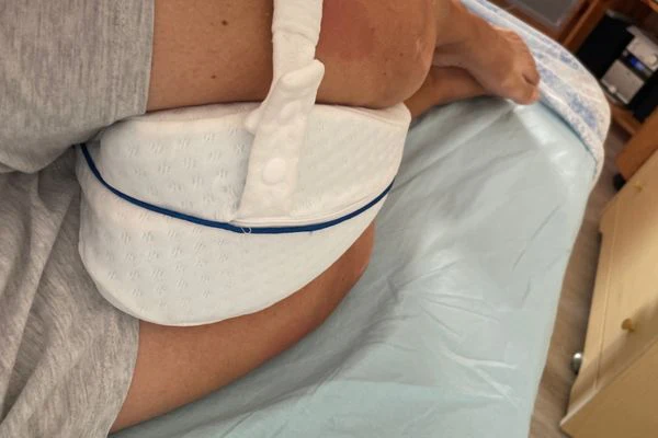 Restora™ | Orthopedisch Kniekussen – Het geheim van een pijnvrije slaap
